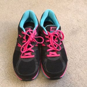 Nike Dual Fusion sneakers